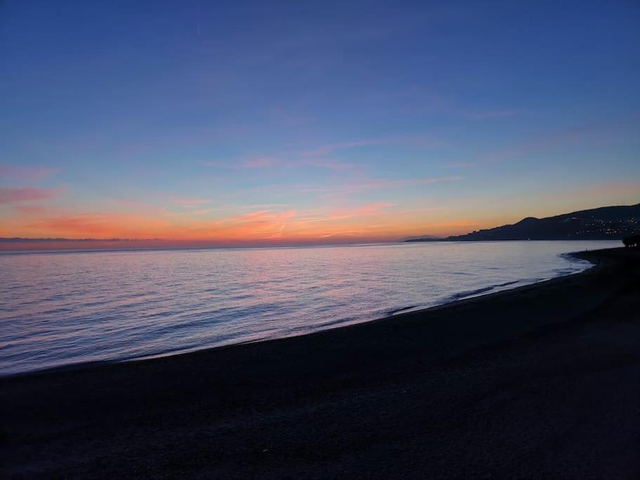 Atico Fresco Y Luminoso Con Aparcamiento Privado Lejlighed Nerja Eksteriør billede